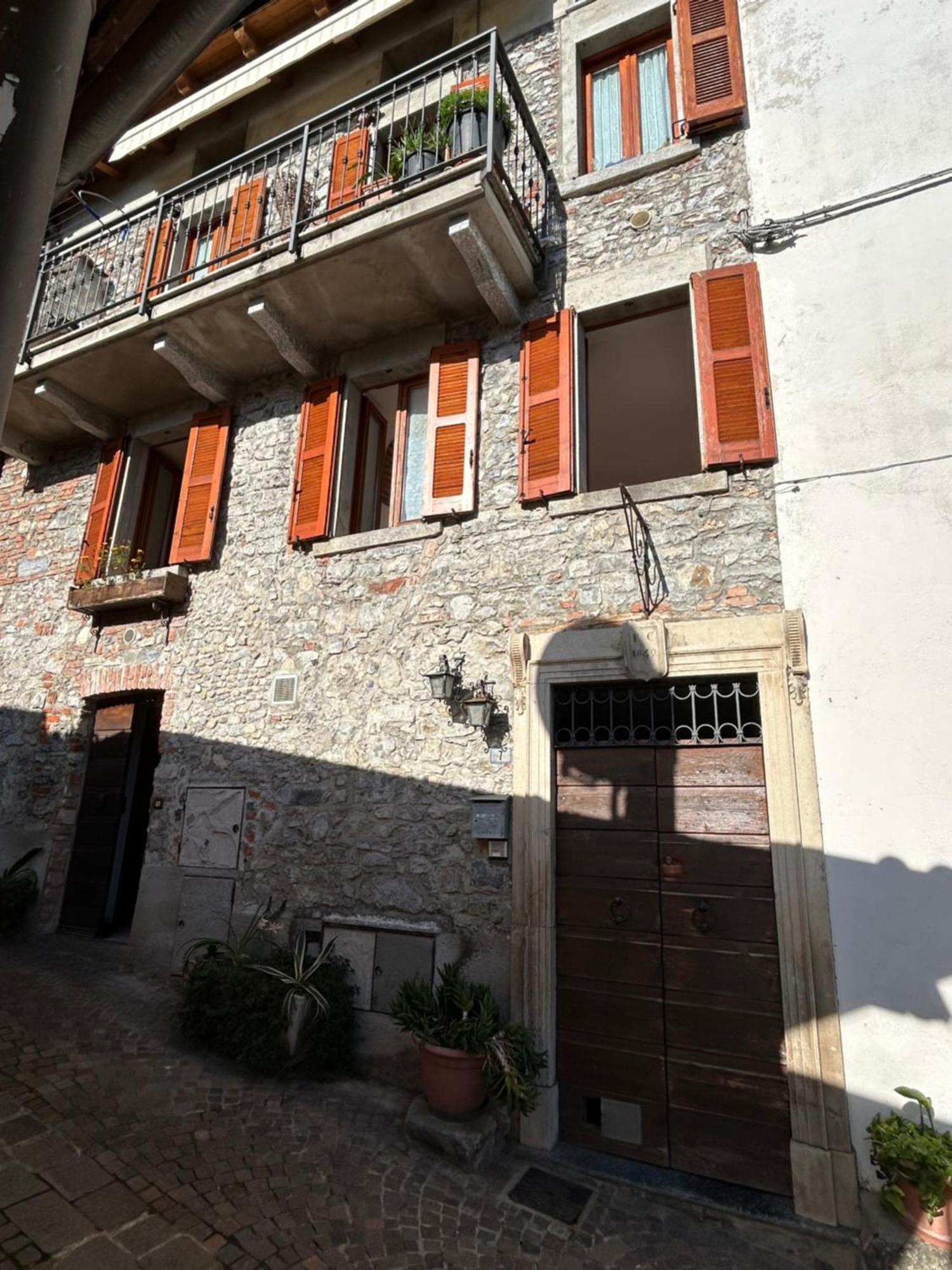 Al Civico 7 Villa Oliveto Lario Luaran gambar